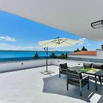 Villa Modern Futura With Pool