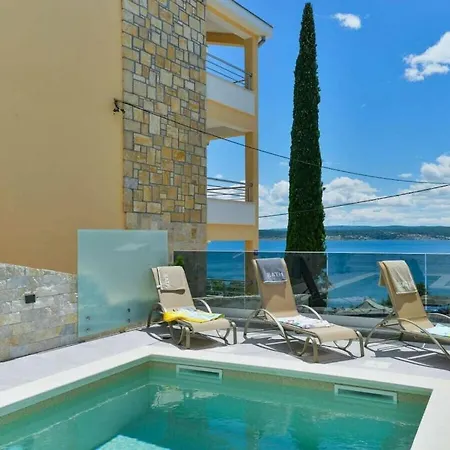 Modern Futura With Pool *