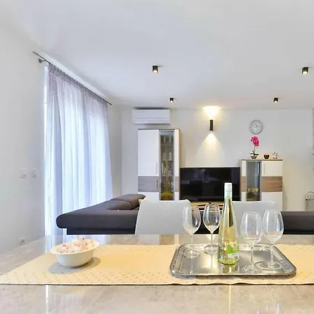 Villa Modern Futura With Pool