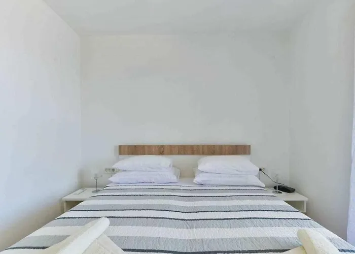 Modern Futura With Pool * Ясенице