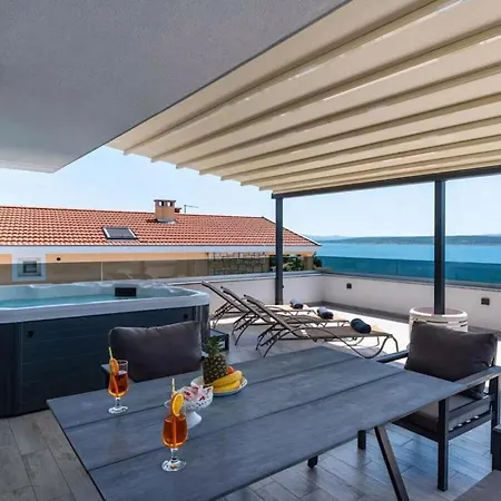 Villa Modern Futura With Pool *