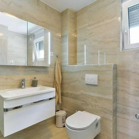 Modern Futura With Pool Villa