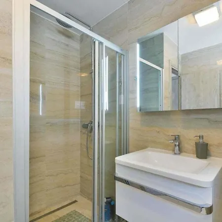 Villa Modern Futura With Pool *